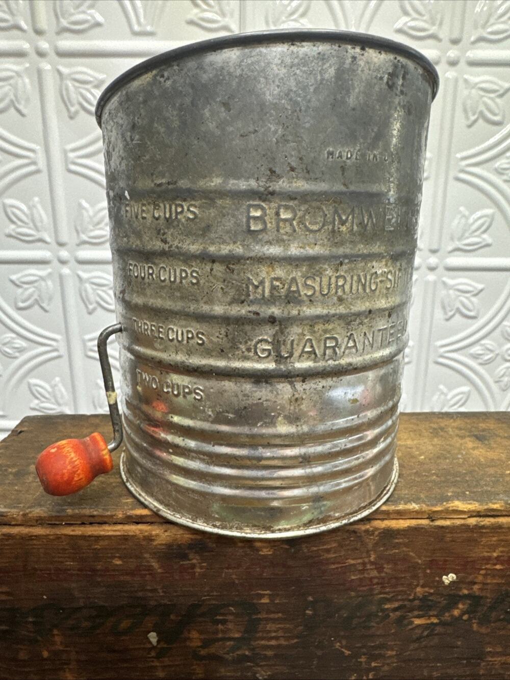Vintage Antique Bromwell’s Measuring Flour Sifter 5 Cup Red Wooden Knob USA